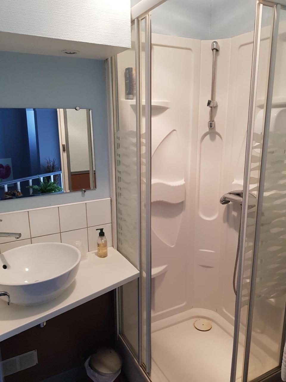Hotel Des Voyageurs Mayenne Εξωτερικό φωτογραφία