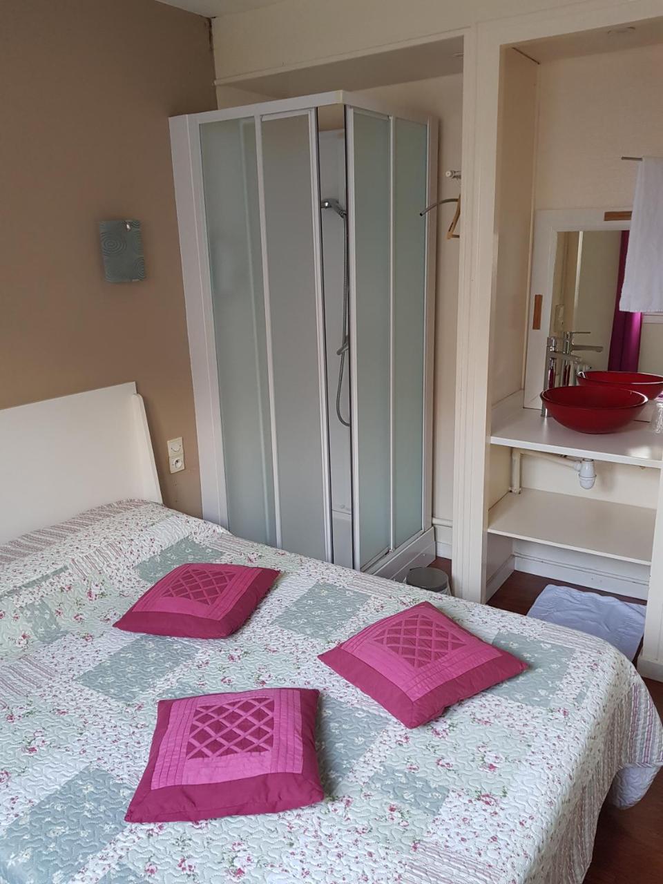 Hotel Des Voyageurs Mayenne Εξωτερικό φωτογραφία