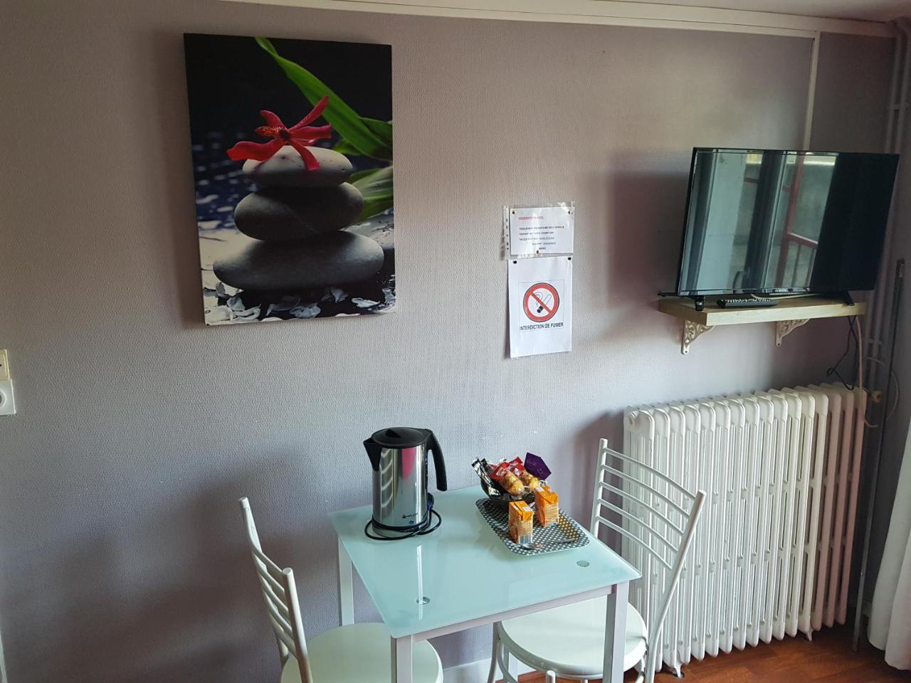 Hotel Des Voyageurs Mayenne Εξωτερικό φωτογραφία